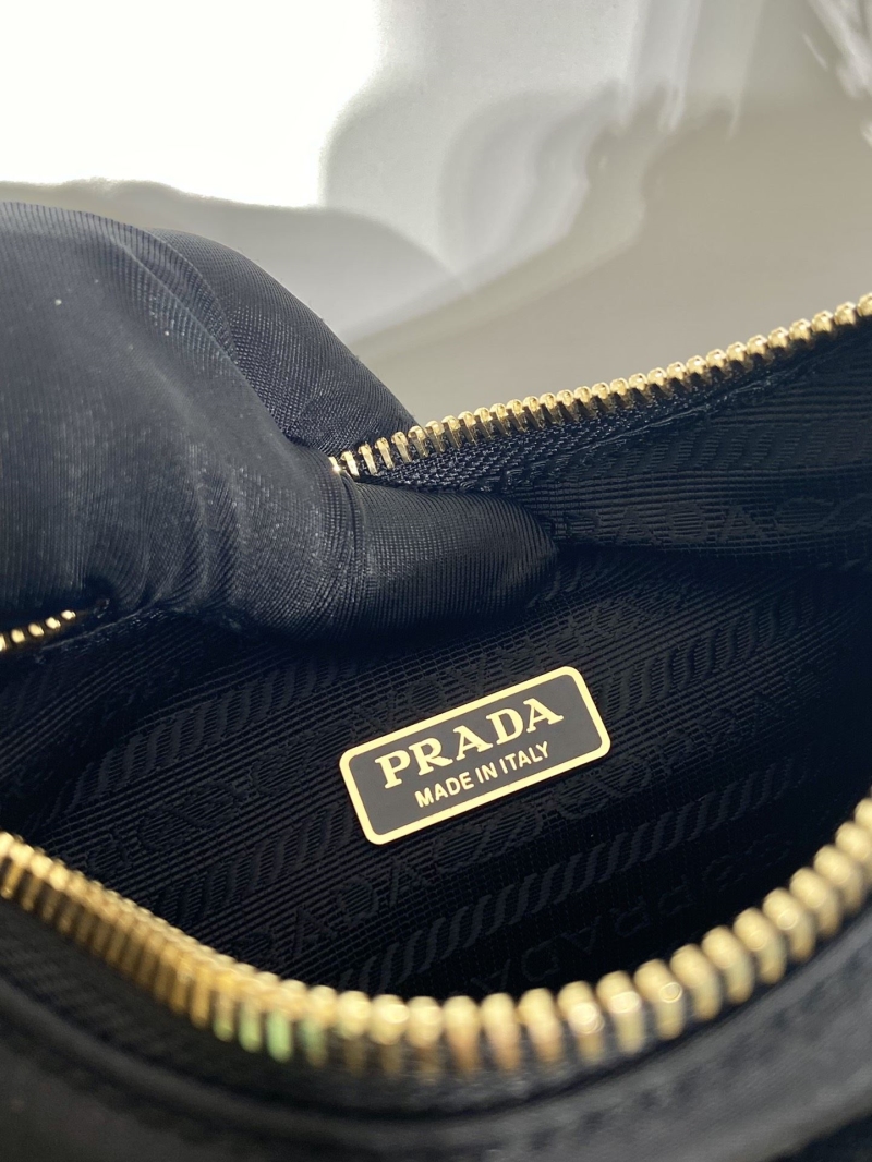 Pra*a hobo bags